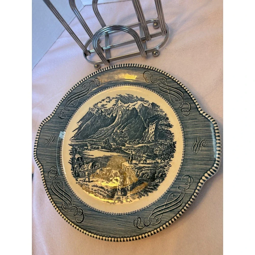 Royal China Currier & Ives 